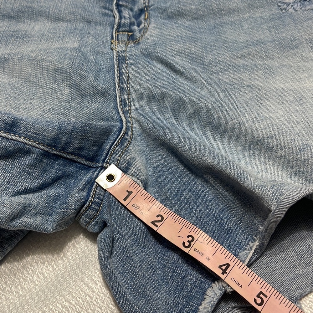 Seven7 Shorts - Picture 6 of 7